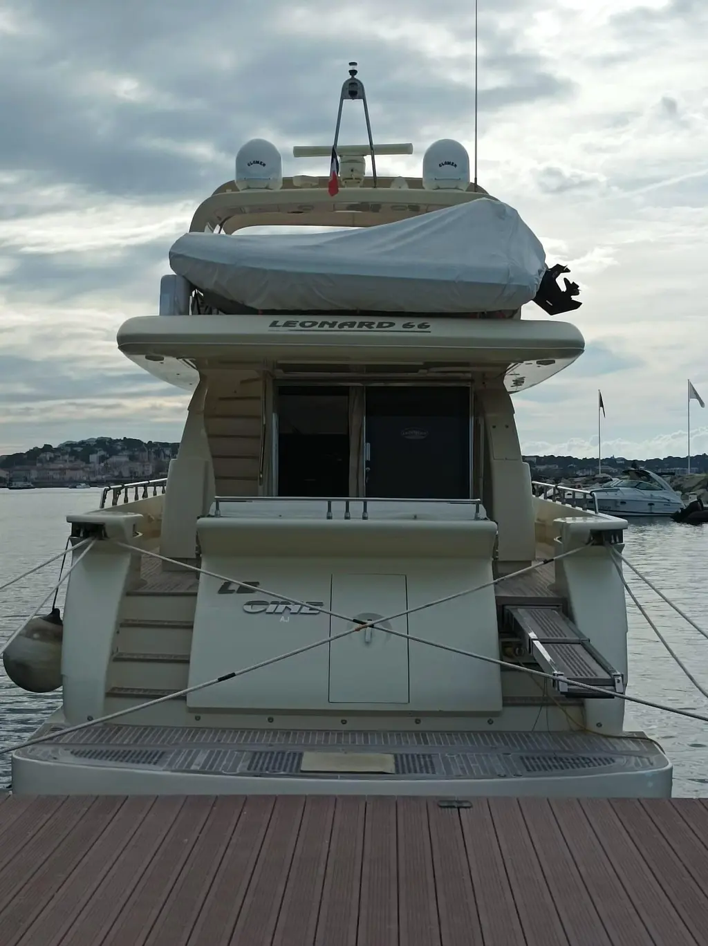 2009 Leonard 66 Yacht For Sale in Fréjus 83 2009 Leonard 66 Yacht For Sale in Fréjus 83