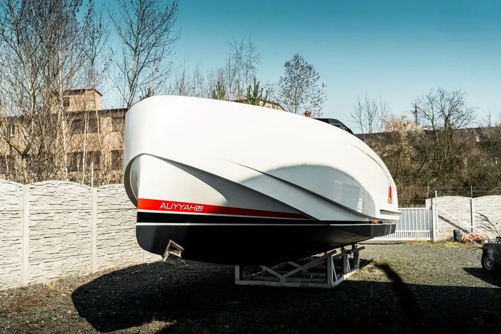 Aliyyah 2018 Vanquish Yachts VQ 45 Yacht For Sale in Prague Aliyyah 2018 Vanquish Yachts VQ 45 Yacht For Sale in Prague