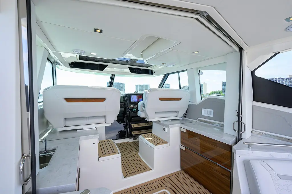 2022 Tiara Yachts 43 LE Yacht For Sale in North Palm Beach FL 2022 Tiara Yachts 43 LE Yacht For Sale in North Palm Beach FL