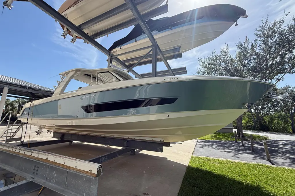 2017 Boston Whaler 420 Outrage Yacht For Sale in Coconut Grove FL 2017 Boston Whaler 420 Outrage Yacht For Sale in Coconut Grove FL
