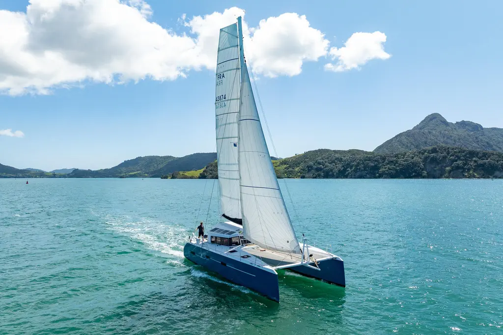 Diversion 2015 Catamaran Mcat 52 Yacht For Sale in Denpasar Diversion 2015 Catamaran Mcat 52 Yacht For Sale in Denpasar