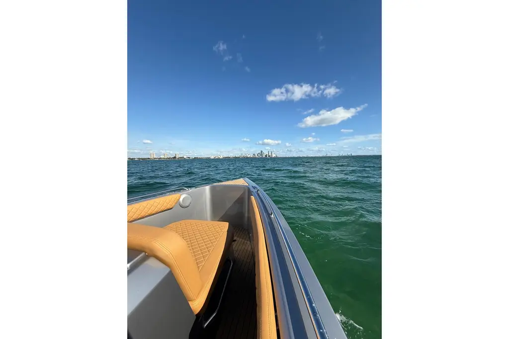 Iguana Sport Exclusive 2025 Iguana Sport Exclusive Yacht For Sale in Pattaya Iguana Sport Exclusive 2025 Iguana Sport Exclusive Yacht For Sale in Pattaya