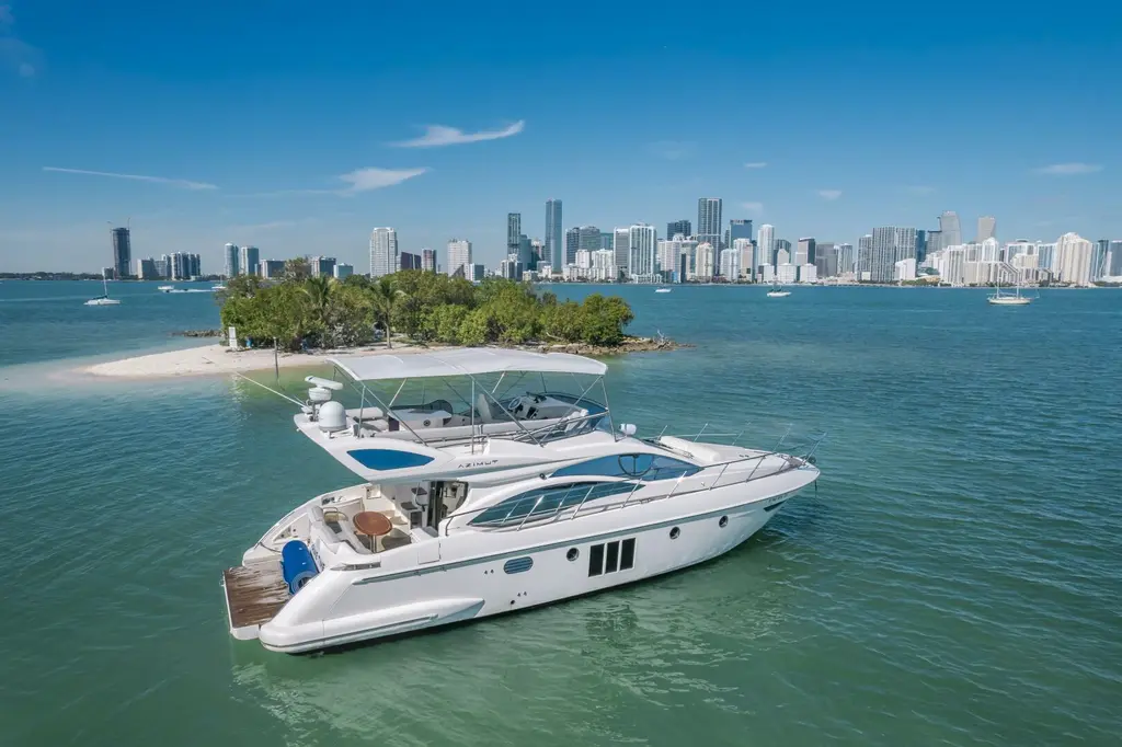 PRIME TIME 2011 Azimut 48 Flybridge Yacht For Sale in Miami Beach FL PRIME TIME 2011 Azimut 48 Flybridge Yacht For Sale in Miami Beach FL