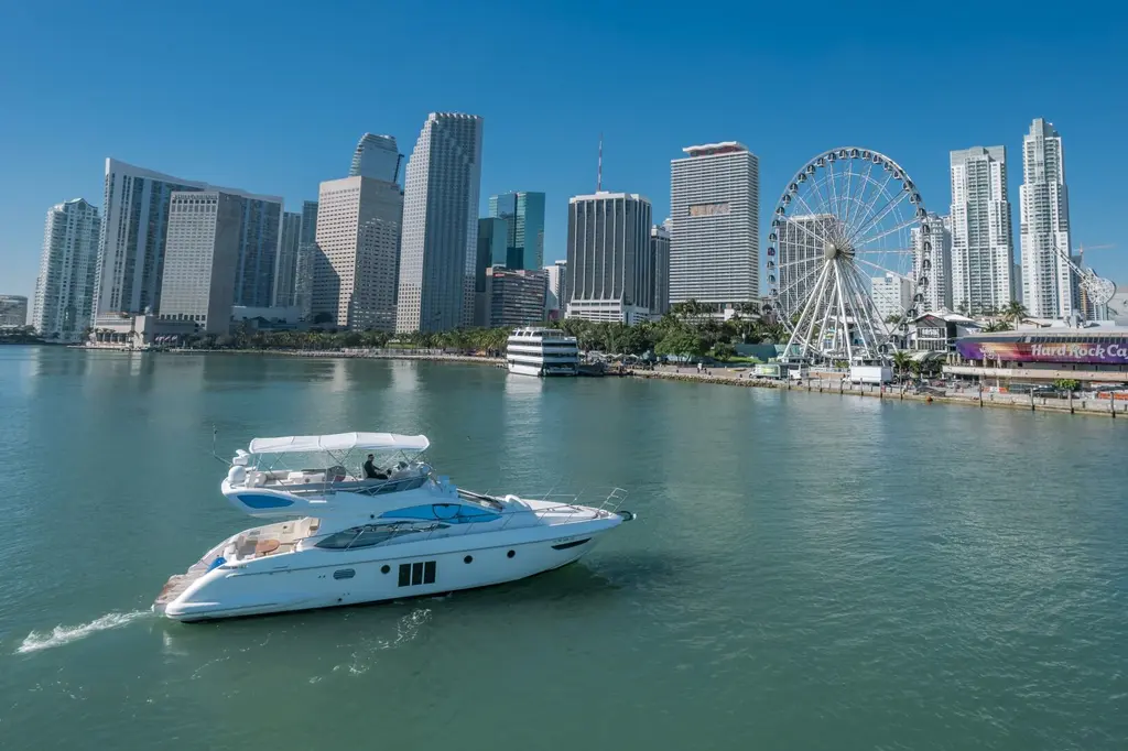 PRIME TIME 2011 Azimut 48 Flybridge Yacht For Sale in Miami Beach FL PRIME TIME 2011 Azimut 48 Flybridge Yacht For Sale in Miami Beach FL