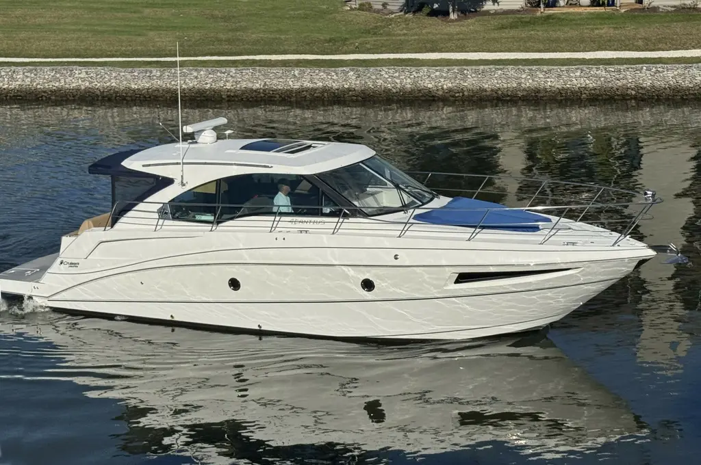 2014 Cruisers Yachts Yacht For Sale in Annapolis MD 2014 Cruisers Yachts Yacht For Sale in Annapolis MD
