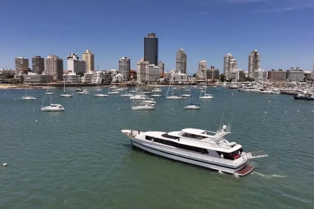 1987 Lurssen 110 Yacht For Sale in Buenos Aires City 1987 Lurssen 110 Yacht For Sale in Buenos Aires City