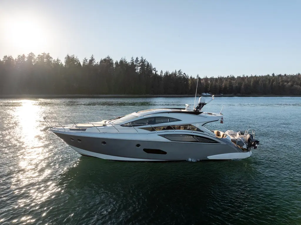 2009 Marquis 500 Sport Coupe Yacht For Sale in Vancouver BC 2009 Marquis 500 Sport Coupe Yacht For Sale in Vancouver BC