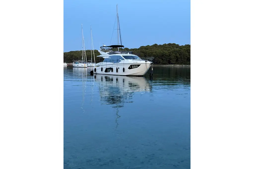 2018 Absolute Yachts 52 Fly Yacht For Sale in Pula 2018 Absolute Yachts 52 Fly Yacht For Sale in Pula