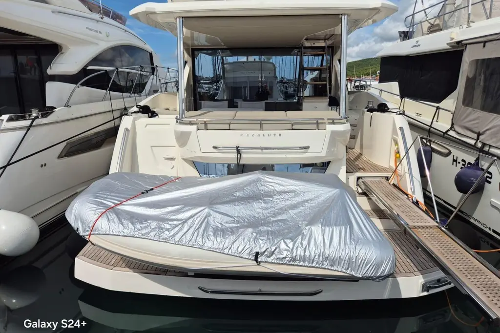 2018 Absolute Yachts 52 Fly Yacht For Sale in Pula 2018 Absolute Yachts 52 Fly Yacht For Sale in Pula