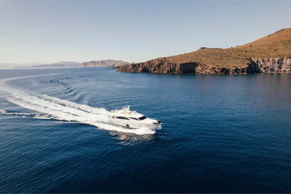 2006 Ferretti Yachts 830 Yacht For Sale in Elliniko 2006 Ferretti Yachts 830 Yacht For Sale in Elliniko