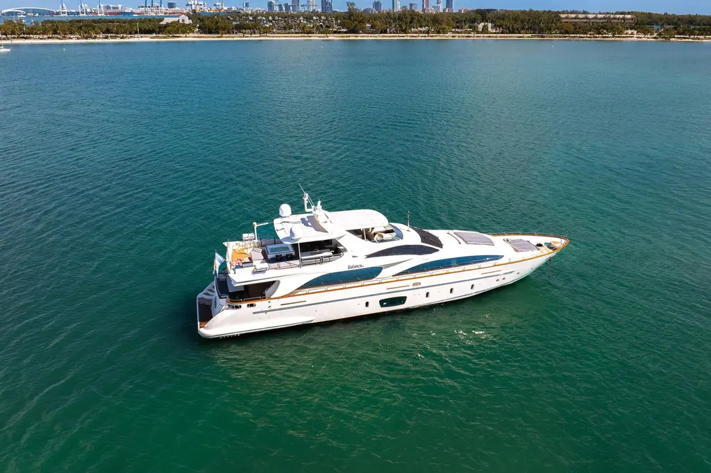 BABIECA 2005 Azimut 105 Yacht For Sale in Miami FL BABIECA 2005 Azimut 105 Yacht For Sale in Miami FL