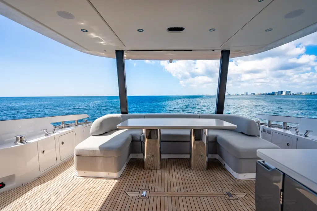 EFFORTLESS 2023 Azimut Fly 68 Yacht For Sale in Lighthouse Point FL EFFORTLESS 2023 Azimut Fly 68 Yacht For Sale in Lighthouse Point FL