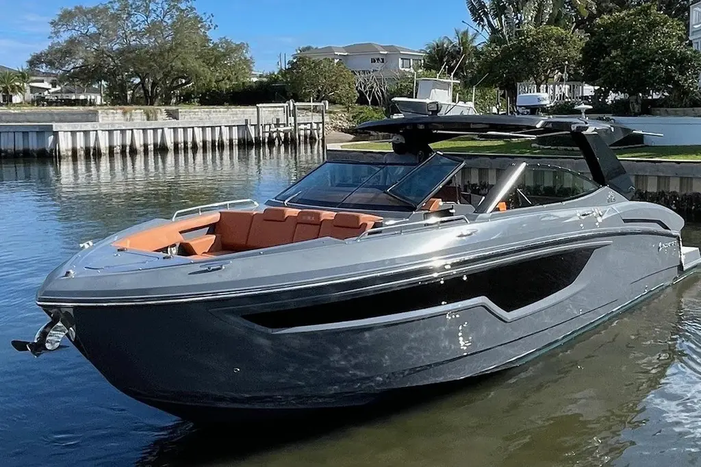 2023 Cruisers Yachts 38 GLS I/O Yacht For Sale in West Palm Beach FL 2023 Cruisers Yachts 38 GLS I/O Yacht For Sale in West Palm Beach FL