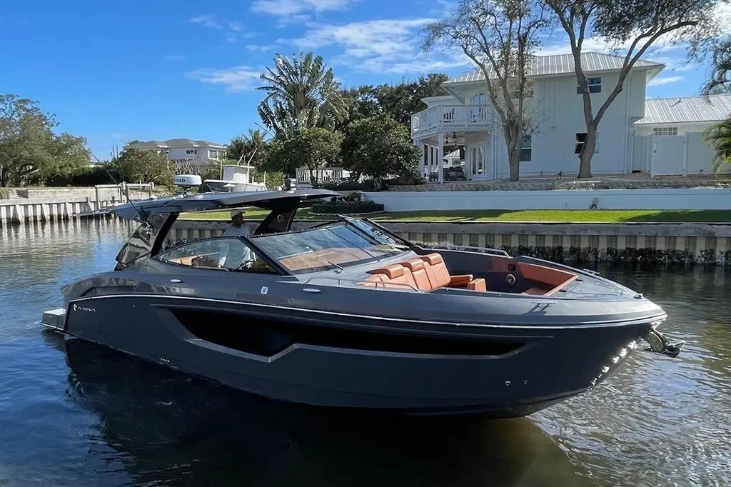 2023 Cruisers Yachts 38 GLS I/O Yacht For Sale in West Palm Beach FL 2023 Cruisers Yachts 38 GLS I/O Yacht For Sale in West Palm Beach FL