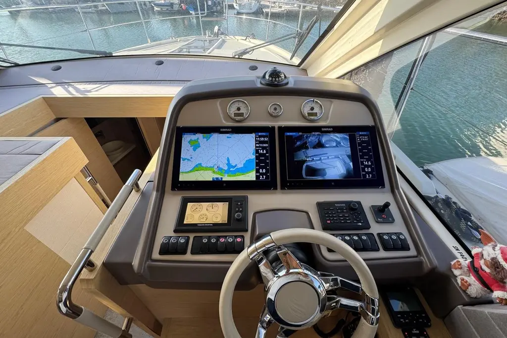 Black 2016 Beneteau Monte Carlo 5 Yacht For Sale in Fréjus 83 Black 2016 Beneteau Monte Carlo 5 Yacht For Sale in Fréjus 83
