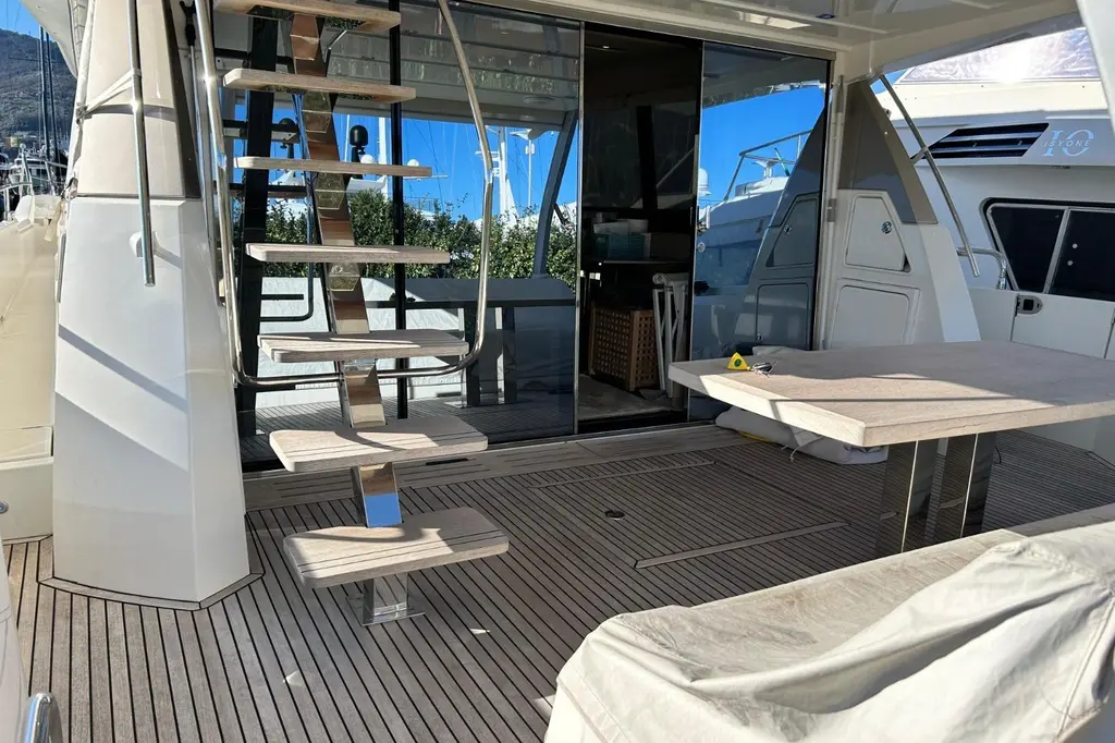 2017 Prestige 680 Yacht For Sale in Genoa IT-GE 2017 Prestige 680 Yacht For Sale in Genoa IT-GE