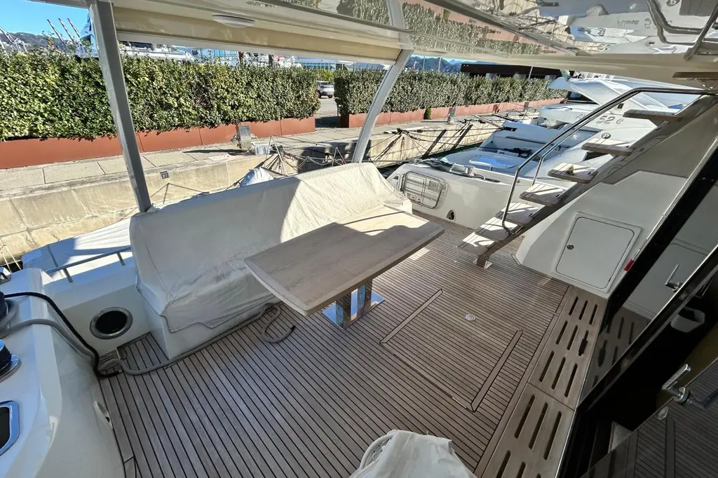 2017 Prestige 680 Yacht For Sale in Genoa IT-GE 2017 Prestige 680 Yacht For Sale in Genoa IT-GE