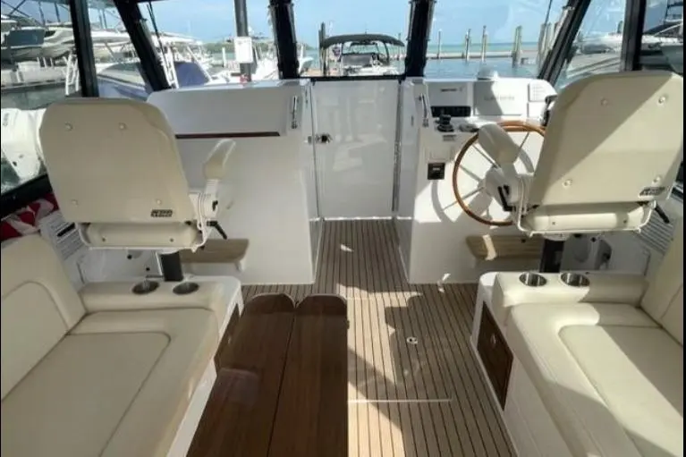 Lucky Boys 2022 MJM Yachts 3 Yacht For Sale in Vineyard Haven MA Lucky Boys 2022 MJM Yachts 3 Yacht For Sale in Vineyard Haven MA