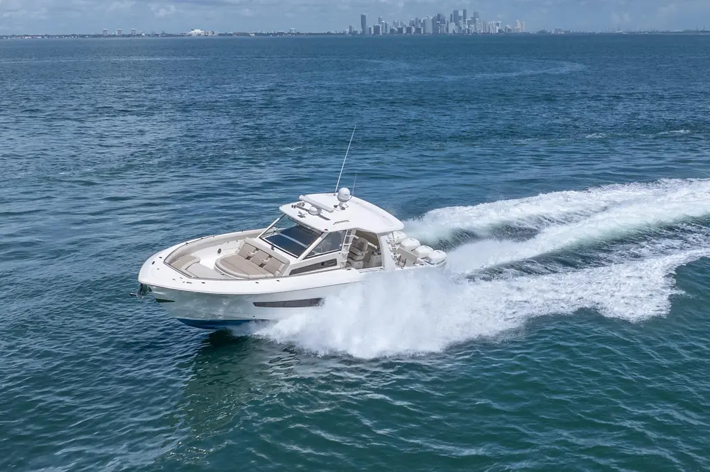 2018 Boston Whaler 420 Outrage Yacht For Sale in Key Biscayne FL 2018 Boston Whaler 420 Outrage Yacht For Sale in Key Biscayne FL