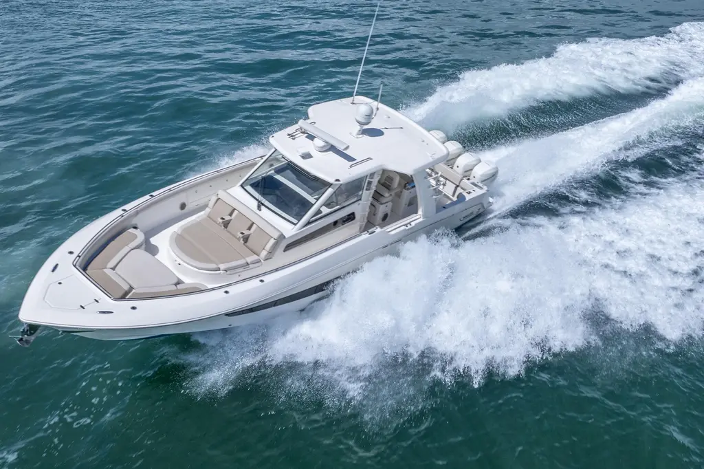 2018 Boston Whaler 420 Outrage Yacht For Sale in Key Biscayne FL 2018 Boston Whaler 420 Outrage Yacht For Sale in Key Biscayne FL