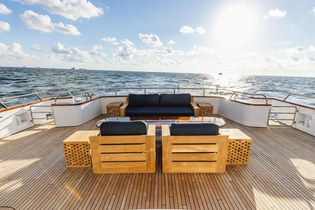 EMPIRE SEA 2009 Custom Crystal Yachts Yacht For Sale in Fort Lauderdale FL EMPIRE SEA 2009 Custom Crystal Yachts Yacht For Sale in Fort Lauderdale FL