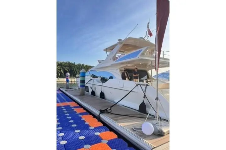 2014 Azimut 70 Yacht For Sale in Hong Kong 2014 Azimut 70 Yacht For Sale in Hong Kong