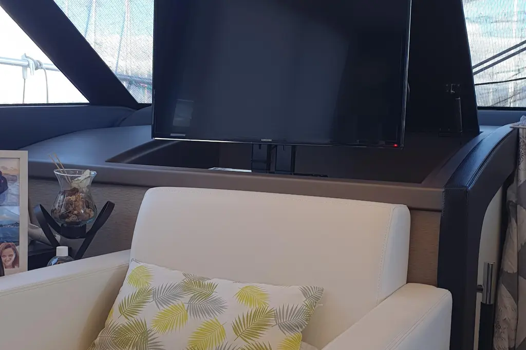 JAMAP 2016 Prestige 550 Yacht For Sale in Thonon-les-Bains 74 JAMAP 2016 Prestige 550 Yacht For Sale in Thonon-les-Bains 74