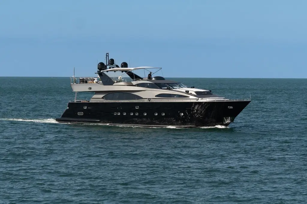 Spectre 2001 Azimut 100 Jumbo Yacht For Sale in Al Sufouh 2 Spectre 2001 Azimut 100 Jumbo Yacht For Sale in Al Sufouh 2