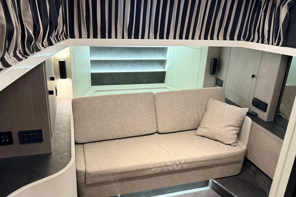 2022 Cranchi A46 Luxury Tender Yacht For Sale in Varazze IT-SV 2022 Cranchi A46 Luxury Tender Yacht For Sale in Varazze IT-SV