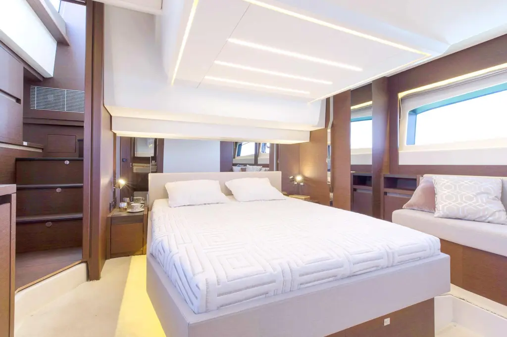 2018 Prestige 520 Yacht For Sale in Cannes 2018 Prestige 520 Yacht For Sale in Cannes