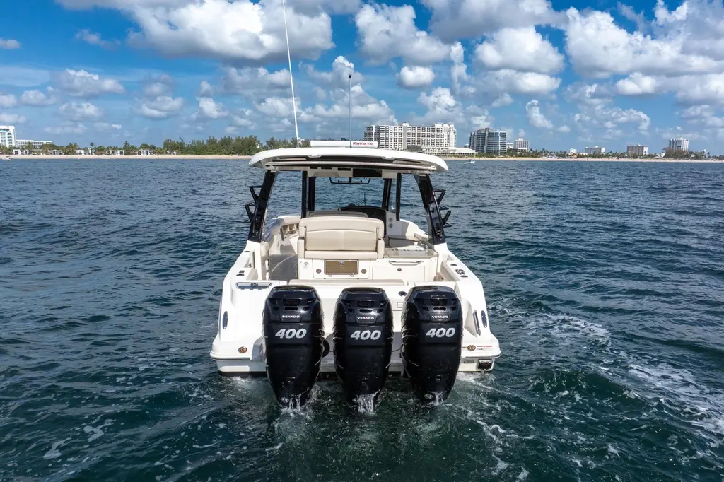 2023 Boston Whaler 350 Realm Yacht For Sale in Fort Lauderdale FL 2023 Boston Whaler 350 Realm Yacht For Sale in Fort Lauderdale FL