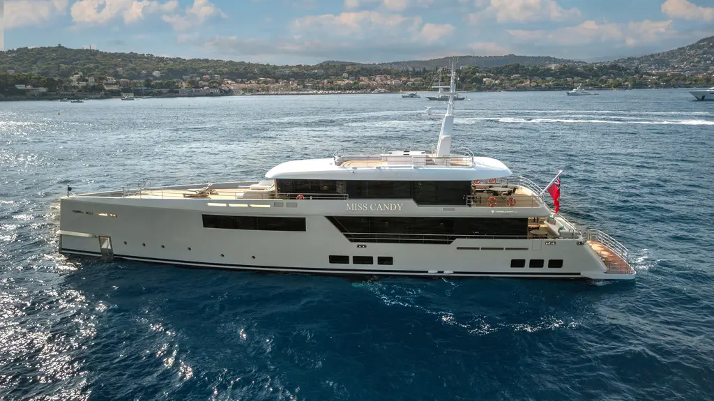 MISS CANDY 2022 Versilcraft HS Yacht For Sale in Viareggio MISS CANDY 2022 Versilcraft HS Yacht For Sale in Viareggio