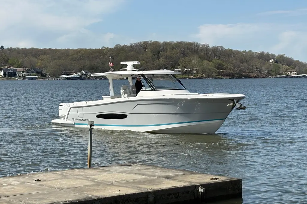 2023 Regal 38 SAV Yacht For Sale in Sunrise Beach MO 2023 Regal 38 SAV Yacht For Sale in Sunrise Beach MO