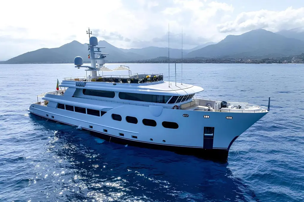 BARON TRENCK 2011  44M longrange Yacht For Sale in Loano IT-SV