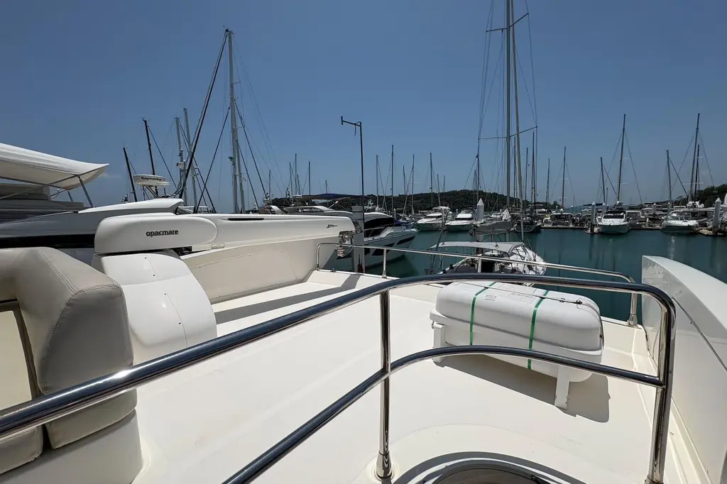 2011 Azimut 58 Yacht For Sale in Singapore 2011 Azimut 58 Yacht For Sale in Singapore