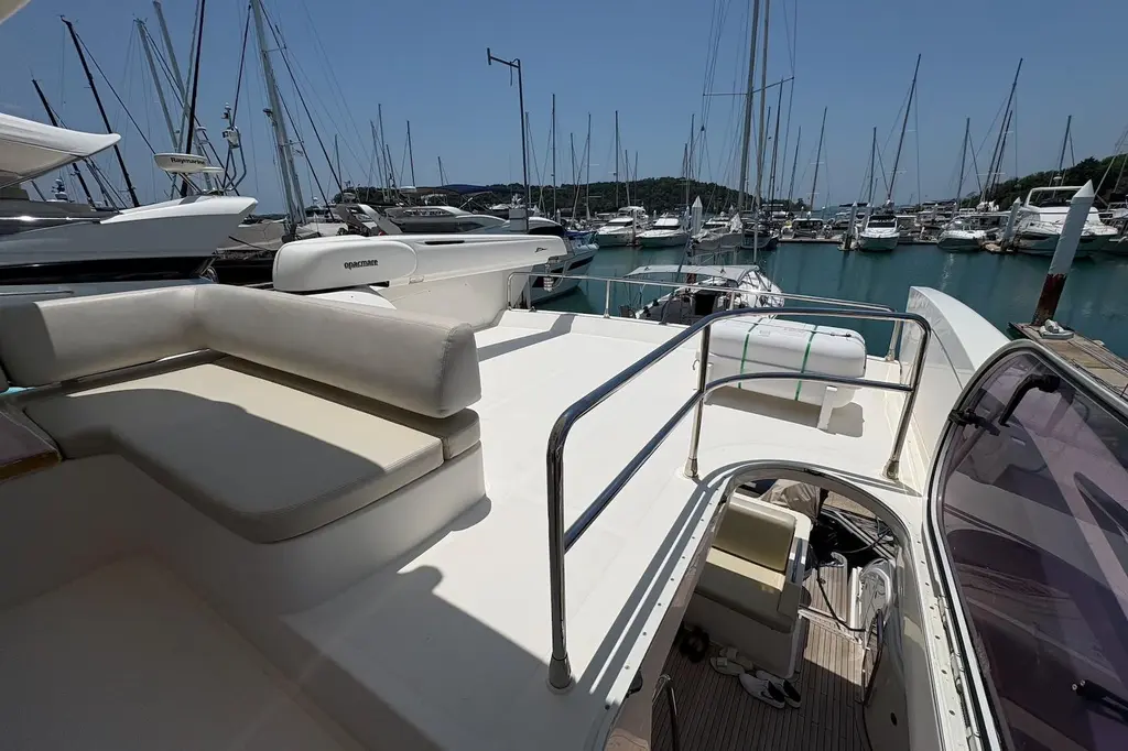 2011 Azimut 58 Yacht For Sale in Singapore 2011 Azimut 58 Yacht For Sale in Singapore
