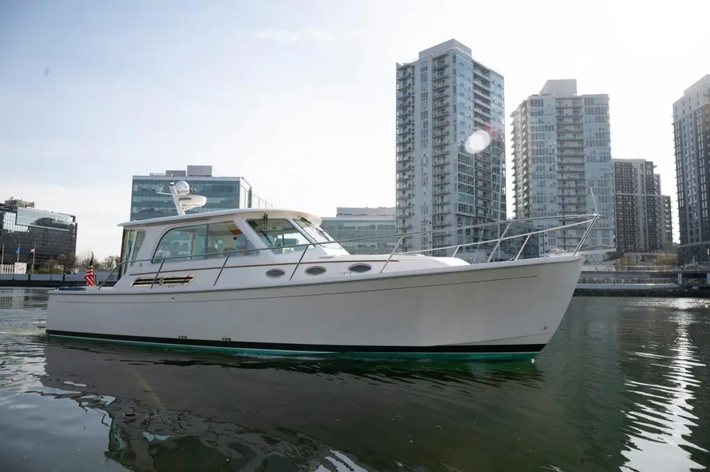 HAPPY HOUR 2014 Back Cove 37 Yacht For Sale in Stamford CT HAPPY HOUR 2014 Back Cove 37 Yacht For Sale in Stamford CT