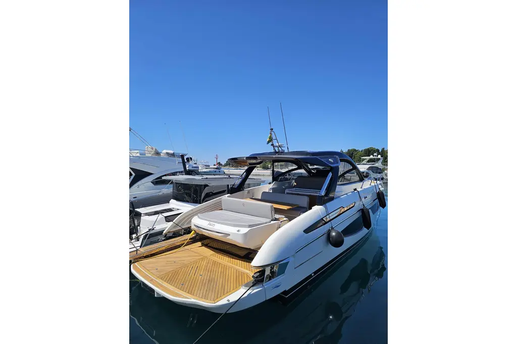 2024 440 Regina Yacht For Sale in Rovinj 2024 440 Regina Yacht For Sale in Rovinj