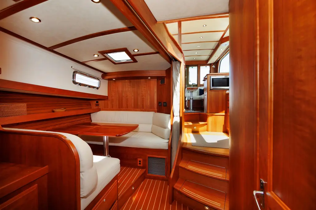 ZANNER 2016 Sabre 42 Fly Bridge Sedan Yacht For Sale in Essex CT ZANNER 2016 Sabre 42 Fly Bridge Sedan Yacht For Sale in Essex CT
