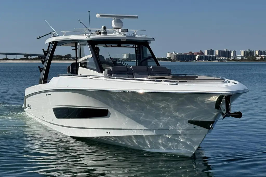 Da Wetta Da Betta 2021 Boston Whaler 420 Outrage Yacht For Sale in Orange Beach AL Da Wetta Da Betta 2021 Boston Whaler 420 Outrage Yacht For Sale in Orange Beach AL