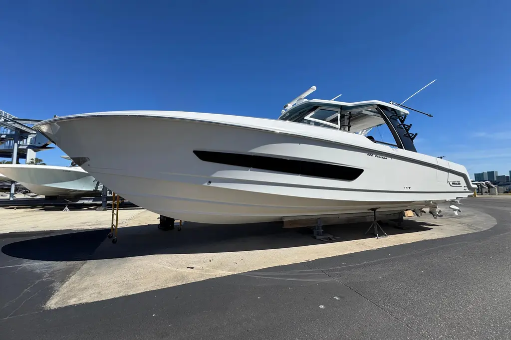 Da Wetta Da Betta 2021 Boston Whaler 420 Outrage Yacht For Sale in Orange Beach AL Da Wetta Da Betta 2021 Boston Whaler 420 Outrage Yacht For Sale in Orange Beach AL
