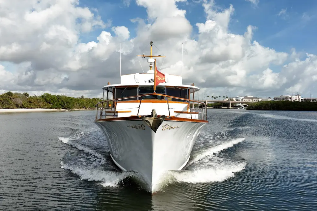 DOVETAIL 1972 Trumpy 72 Motor Yacht Yacht For Sale in Jupiter FL DOVETAIL 1972 Trumpy 72 Motor Yacht Yacht For Sale in Jupiter FL
