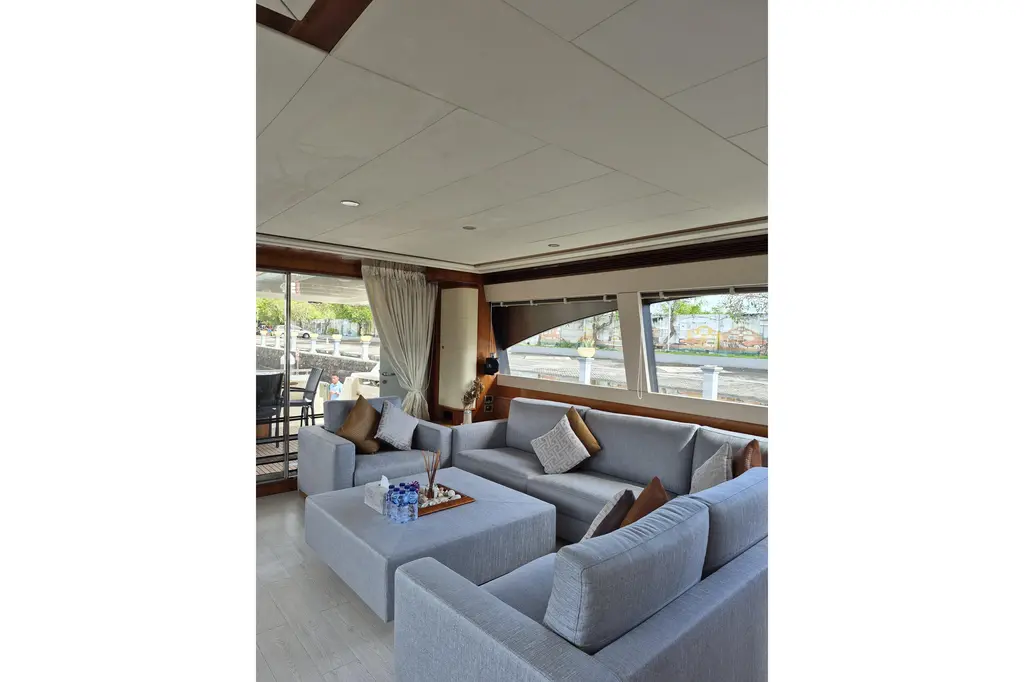 2006 Ferretti Yachts 830 Yacht For Sale in Jakarta 2006 Ferretti Yachts 830 Yacht For Sale in Jakarta