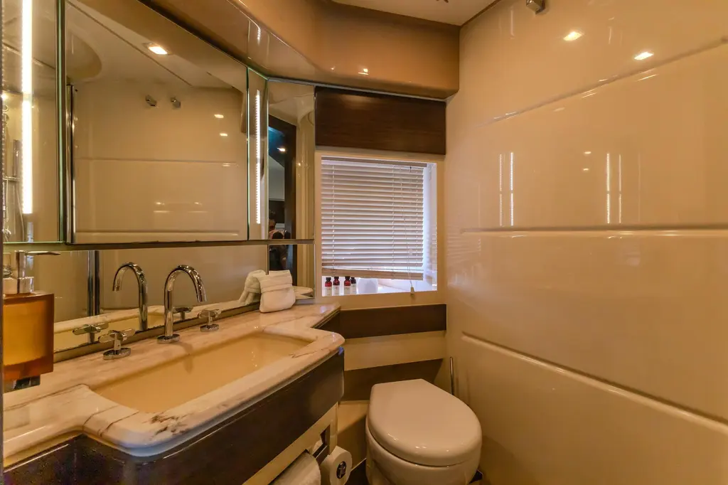 2013 Azimut 70 Yacht For Sale in san jose del cabo 2013 Azimut 70 Yacht For Sale in san jose del cabo