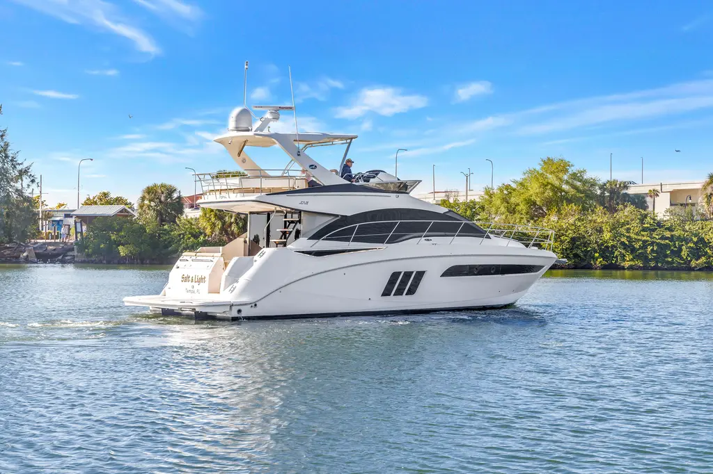 2015 Sea Ray 510 Fly Yacht For Sale in Tampa FL 2015 Sea Ray 510 Fly Yacht For Sale in Tampa FL