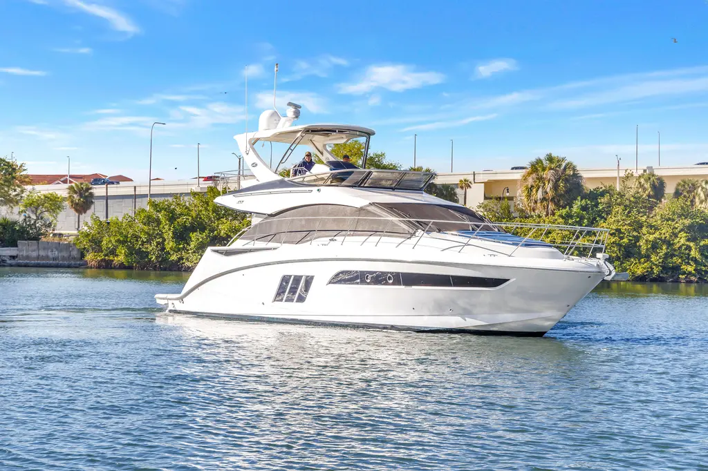 2015 Sea Ray 510 Fly Yacht For Sale in Tampa FL 2015 Sea Ray 510 Fly Yacht For Sale in Tampa FL