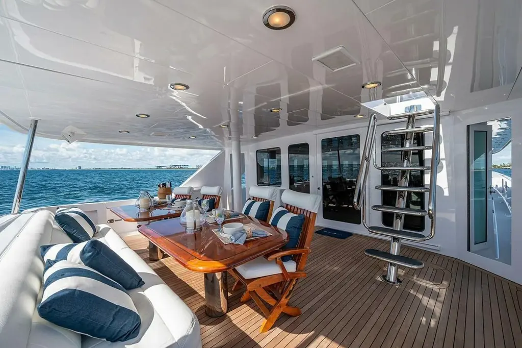 MAGNUM RIDE 2003 Hatteras 100 Raised Pilothouse Yacht For Sale in Nantucket MA
