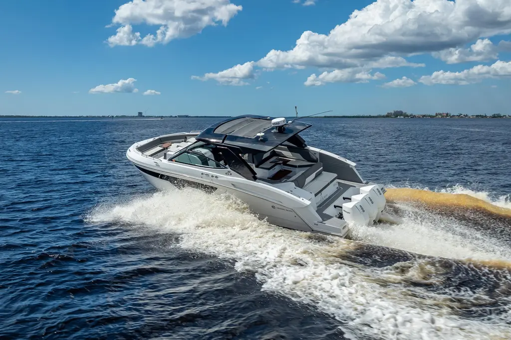 2022 Cruisers Yachts 38 GLS OB Yacht For Sale in Fort Myers FL 2022 Cruisers Yachts 38 GLS OB Yacht For Sale in Fort Myers FL