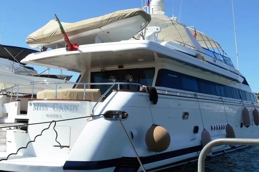 MISS CANDY 1996 Versilcraft Super Challenger 96 Yacht For Sale in Cannes MISS CANDY 1996 Versilcraft Super Challenger 96 Yacht For Sale in Cannes