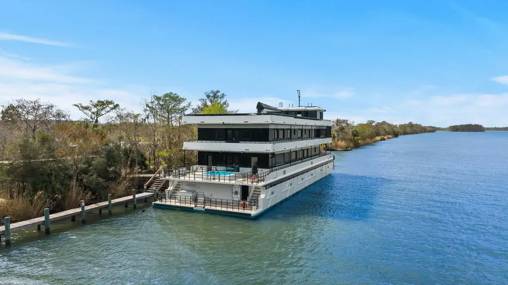 Shine Down 2025 Breaux Brothers 120 GLV Yacht For Sale in Apalachicola FL Shine Down 2025 Breaux Brothers 120 GLV Yacht For Sale in Apalachicola FL